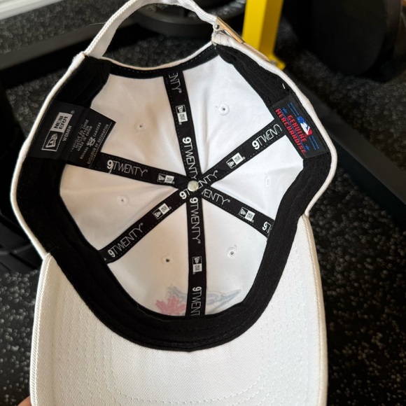 Blue Jays Velcroback Baseball Cap - Picture 4 of 4